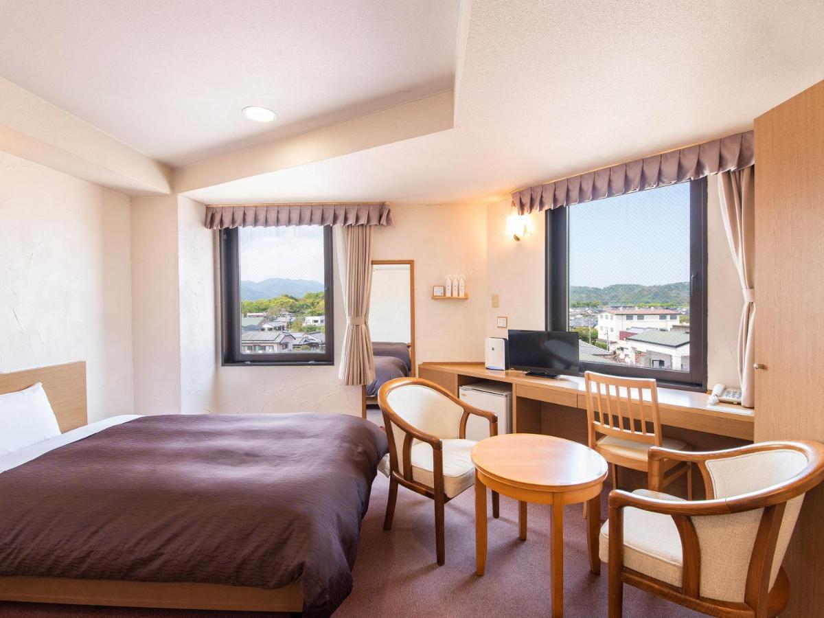 Hotel Primrose Saito Luaran gambar