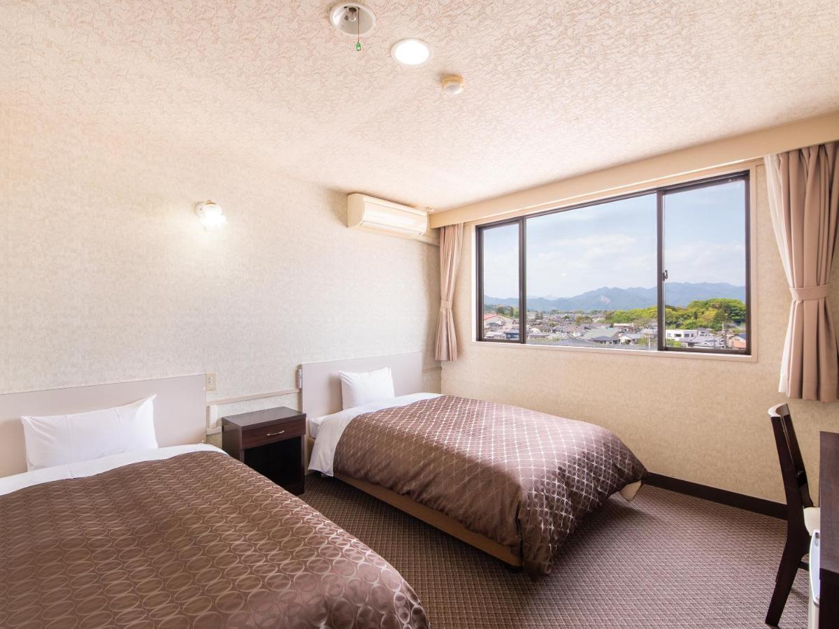Hotel Primrose Saito Luaran gambar