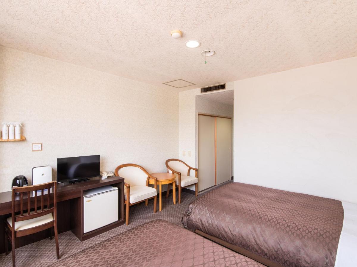 Hotel Primrose Saito Luaran gambar