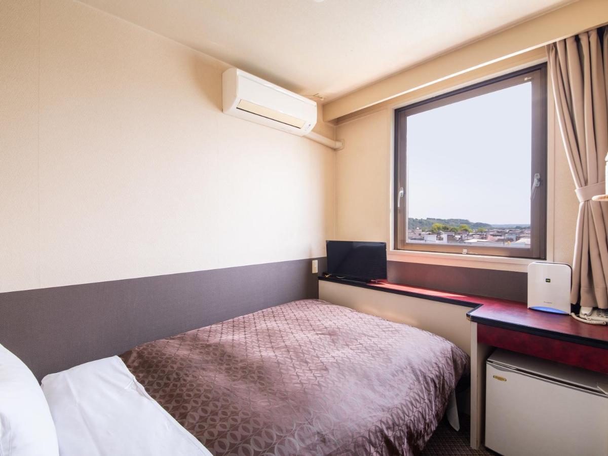 Hotel Primrose Saito Luaran gambar